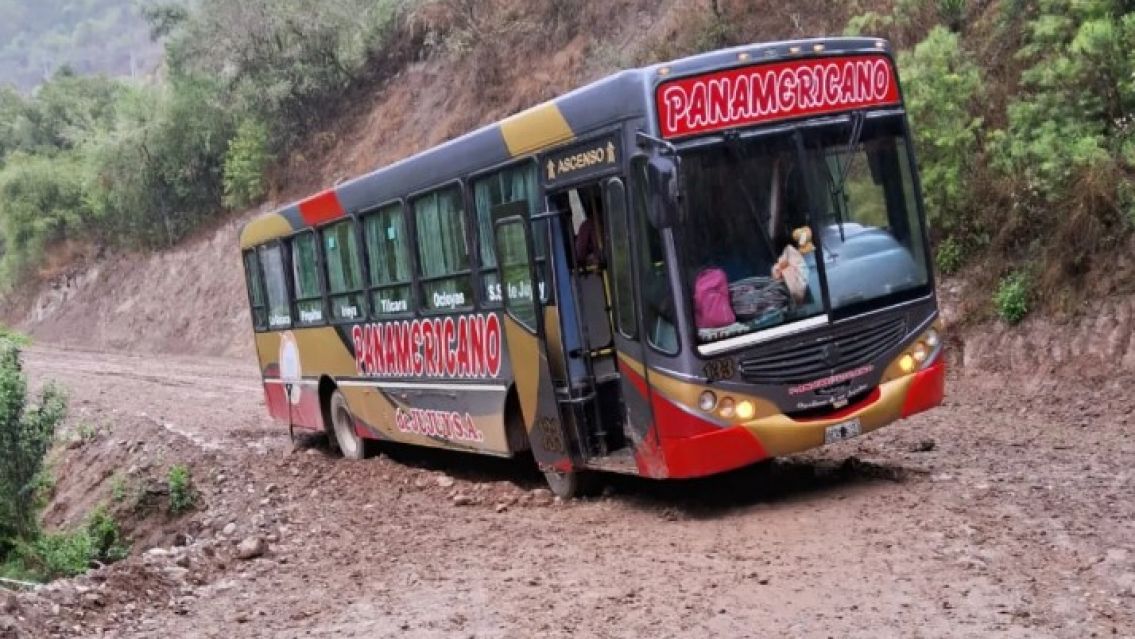 Jujeños quedaron casi aislados por el mal estado de las rutas: "Una lluvia más y..."