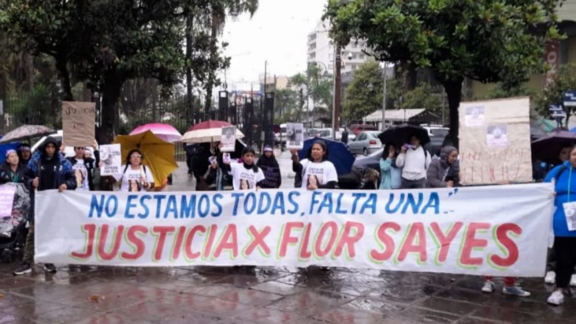 Multitudianaria marcha por el centro de Jujuy reclamando justicia por Flor Sayes