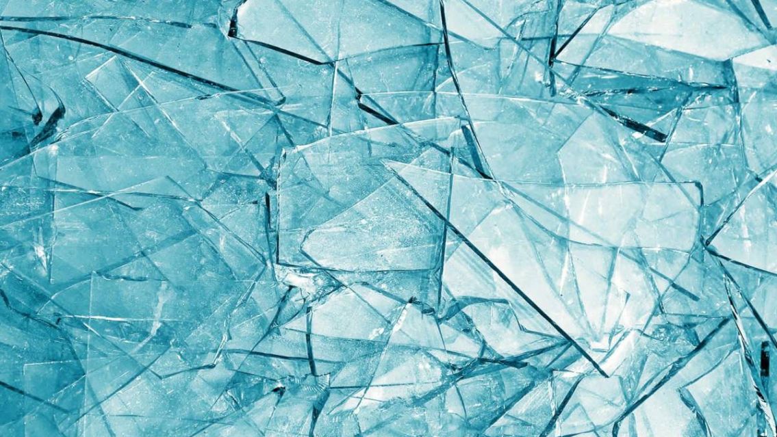 Un vidrio le cort� el cuello: trabajador lucha por su vida en Jujuy��