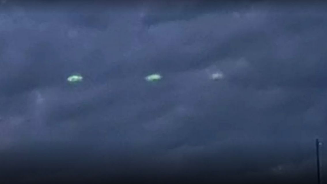 [INS�LITO] Polic�as vieron una luz y comenzaron a gritar: le sacaron foto