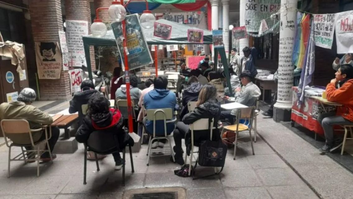 Conmfirmaron día y horario para la toma del Rectorado de la UNJu: ¿Habrá clases?