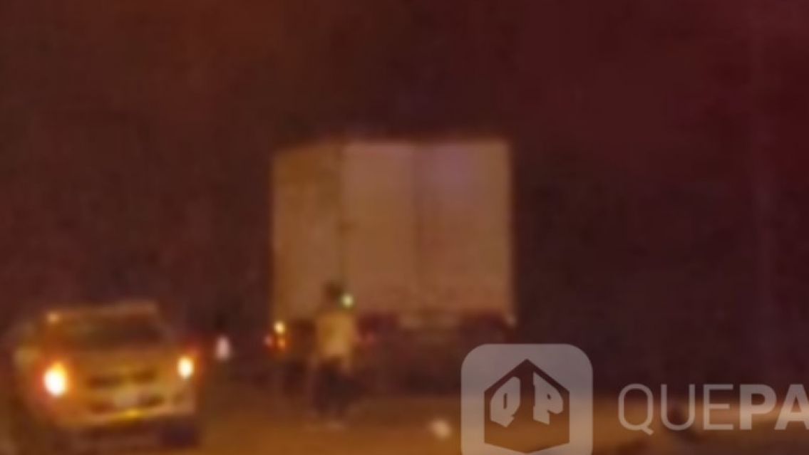 Terrible accidente en la ruta: moto chocó con un camión y hay fallecidos