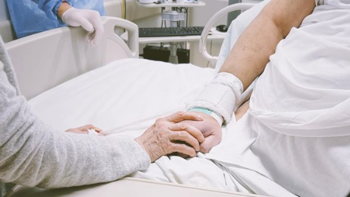 Critican a la hija de Jorge Lanata por subir esta foto de su pap� internado