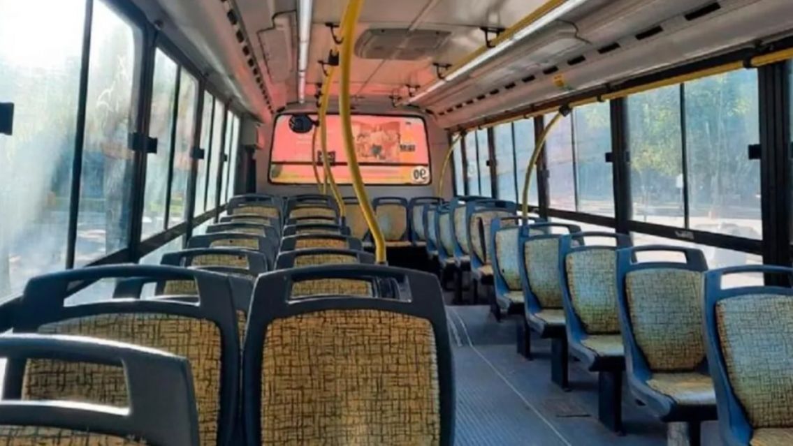 'Puntearon' a un colectivero en pleno viaje y falleci�: "Se enter� que su jermu..."