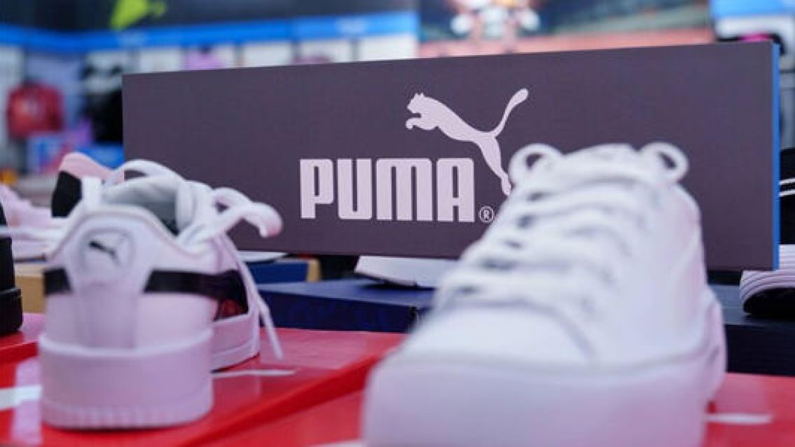 Rematan zapatillas deportivas de marca por menos de $50 mil pesos