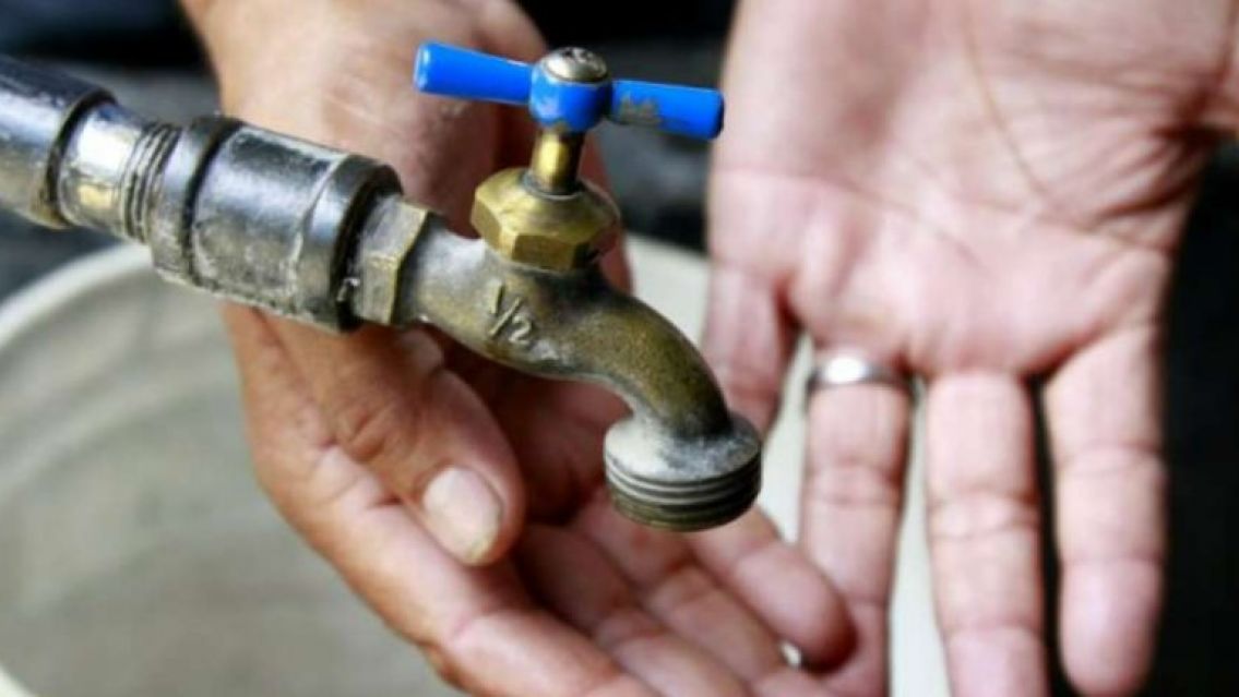 Sin agua en Alto Comedero por la rotura de acueducto: ¿Hasta cuándo?
