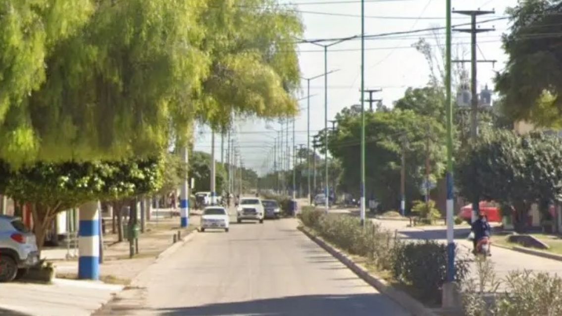 Estudiante fue a un pub, aceptó un vaso de agua y despertó desnuda en el baño