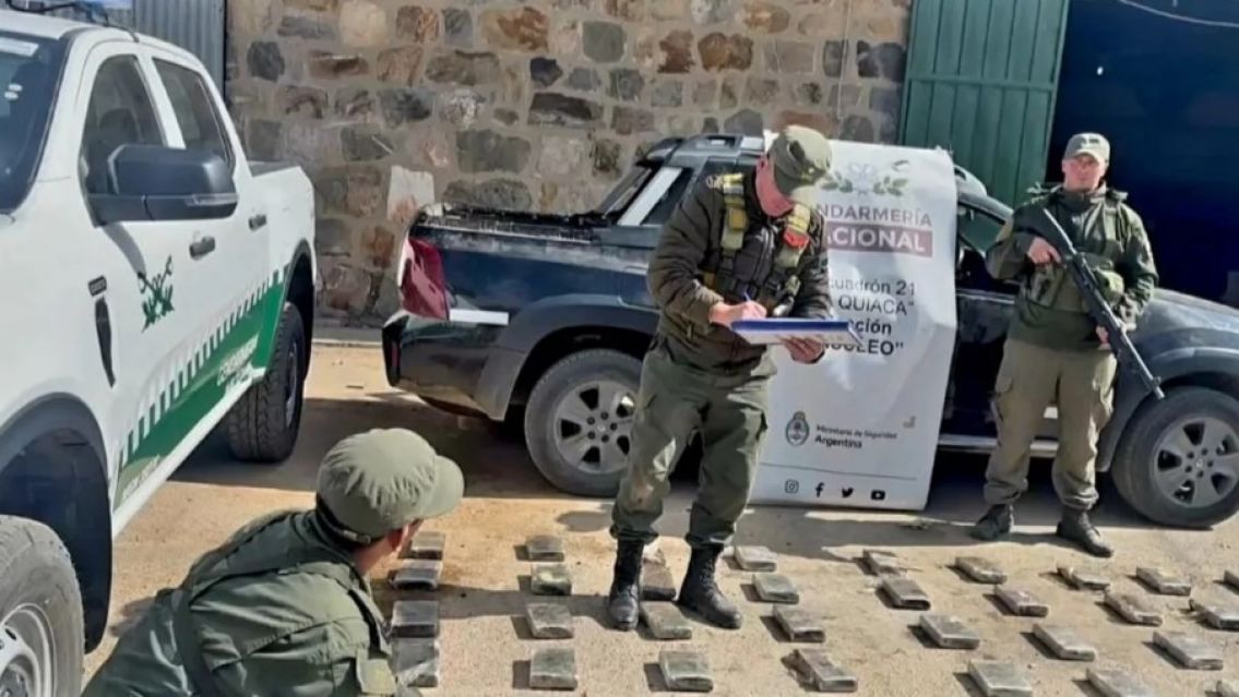 Atraparon a peligrosos narcos boliviana con más de 90 kilos de cocaína