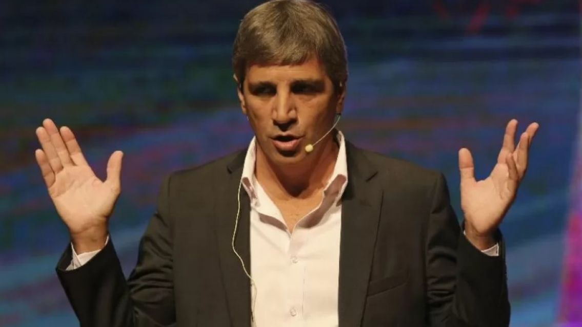 Otro revés para Caputo: La justicia a favor del cobro de tasas municipales en boletas de luz