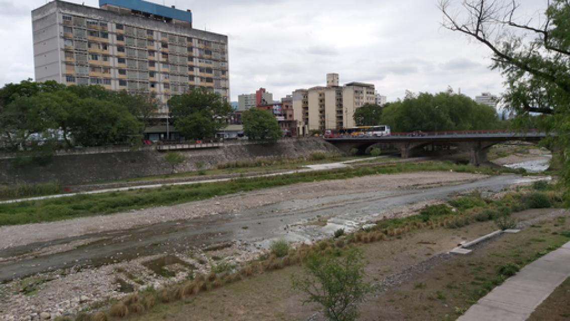 Se viene una tormenta a Jujuy: a clavar las chapas!