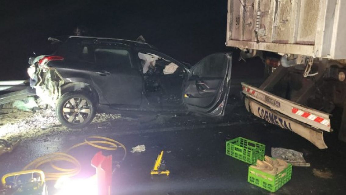 Brutal choque contra un cami�n sobre la ruta a 15km de San Pedro