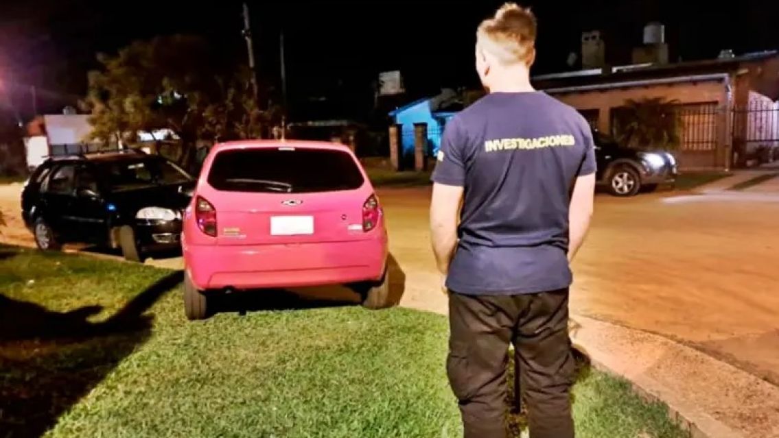 Le transfirieron plata por error, se hizo el "dolobu" y le terminaron allanando la casa