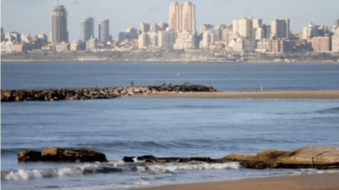 Milagroso rescate de una nena que casi se ahog� en el mar: buscan al h�roe an�nimo