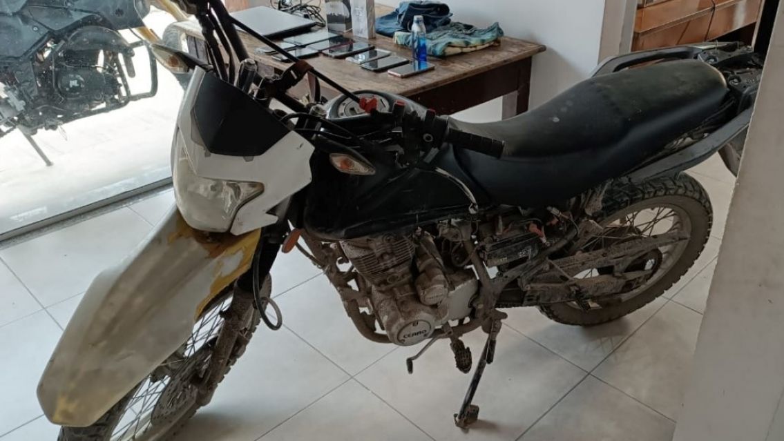 Atraparon una peligroso viuda negra en Jujuy: Recuperaron celulares y una moto