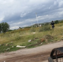 Juje&ntilde;o llev&oacute; a un descampado a su novia y le hizo algo espantoso