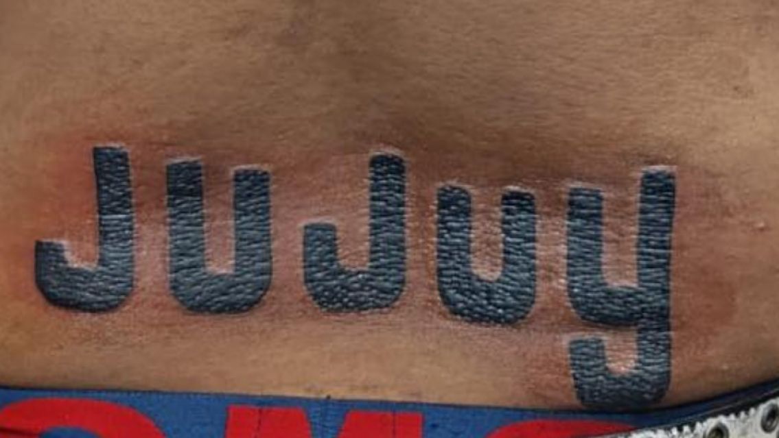 Se tatuó "Jujuy" en la espalda y solo recibió insultos de los jujeños