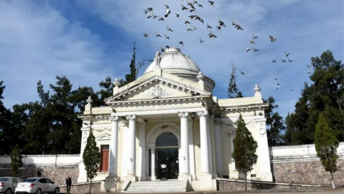 Día de los Fieles Difuntos: horarios de los cementerios, misas y recomendaciones