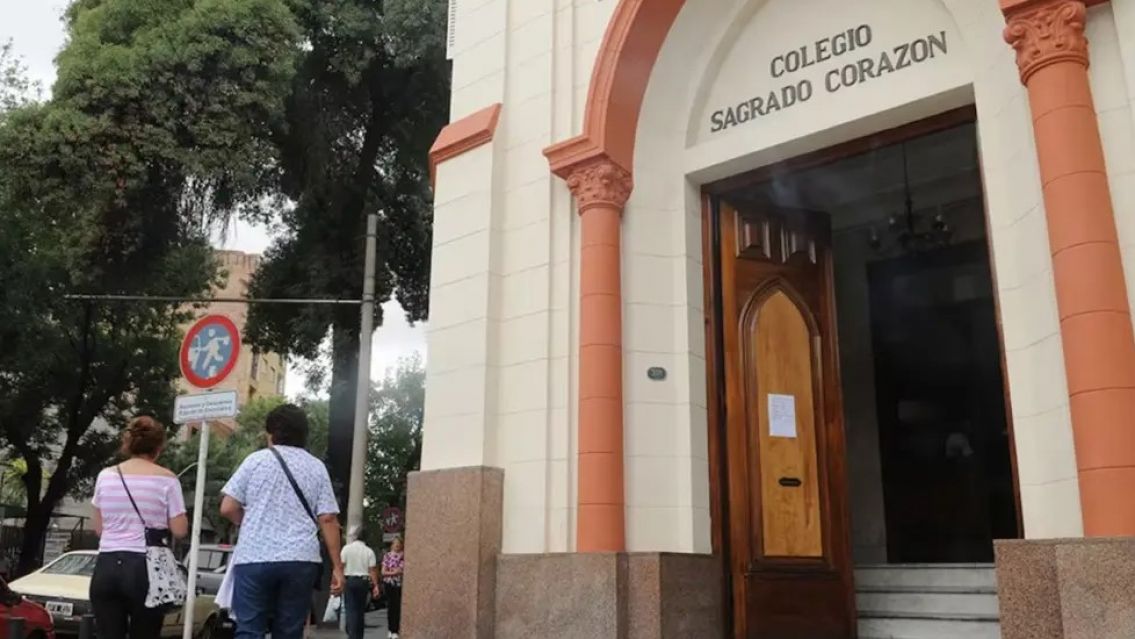 La dolorosa despedida de la escuela a la nena que murió en el viaje de egresados