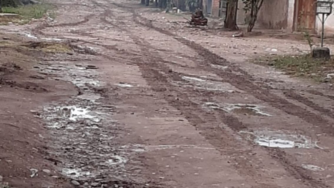 Vecinos de San Pedro indignados por la calles