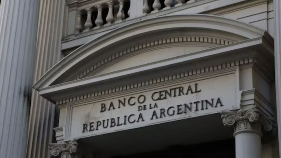 El Banco Central volvió a bajar la tasa de interés: en cuánto quedó y a quiénes afecta
