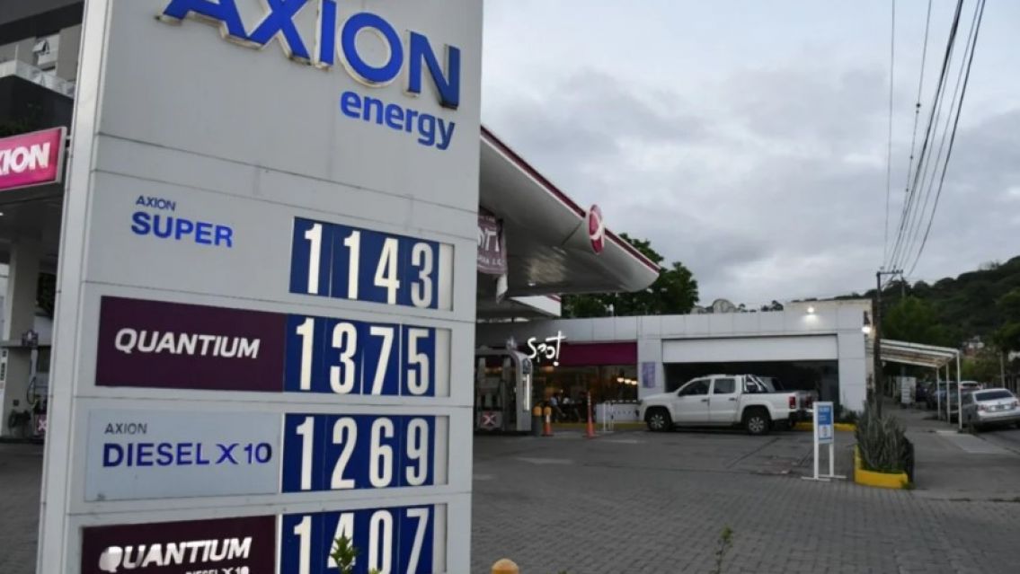 Comenz� a regir el nuevo aumento del combustible