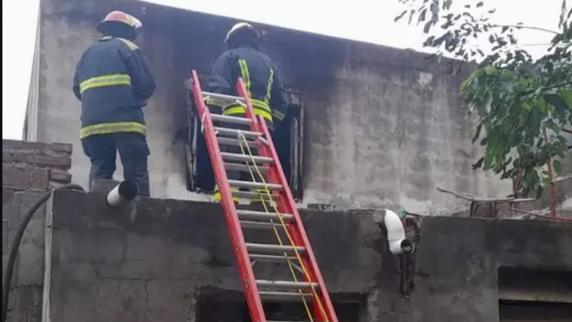 Fueron a apagar el incendio de una casa y hallaron escalofriante escena