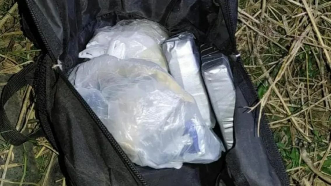 Viajaba en micro con tres kilos de cocaína y fue detenido en San Pedro