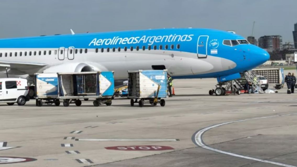 El Gobierno les advirti� que cerrar� Aerol�neas si no frenan las medidas de fuerza