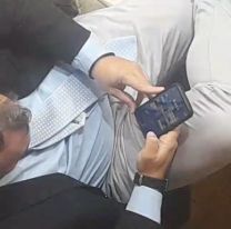 Esc&aacute;ndalo: Diputado juje&ntilde;o jugando con su celular en plena sesi&oacute;n