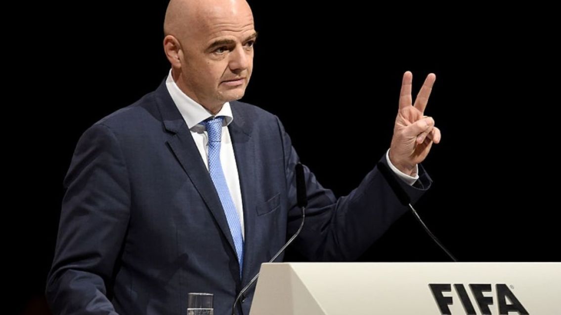 El presidente de la FIFA enamorado de una cancha jujeña