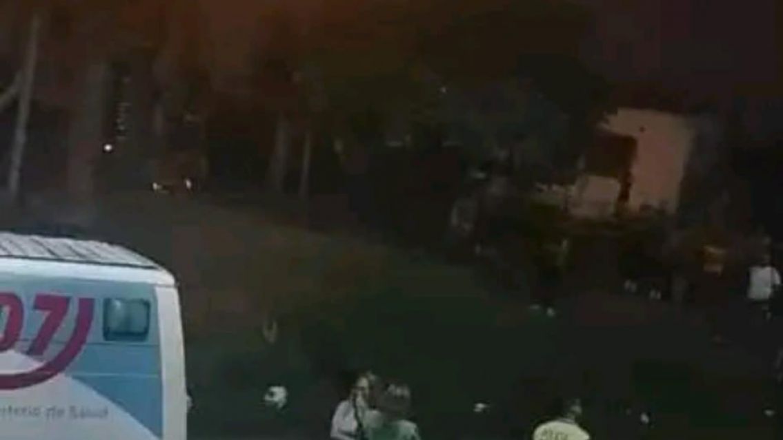 [TRAGEDIA] Joven choc� con la moto en plena madrugada: no pudieron salvarlo