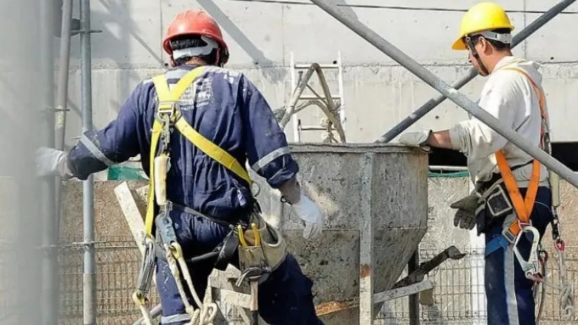 Trabajador murió electrocutado en Jujuy: quedó atrapado debajo de una hormigonera