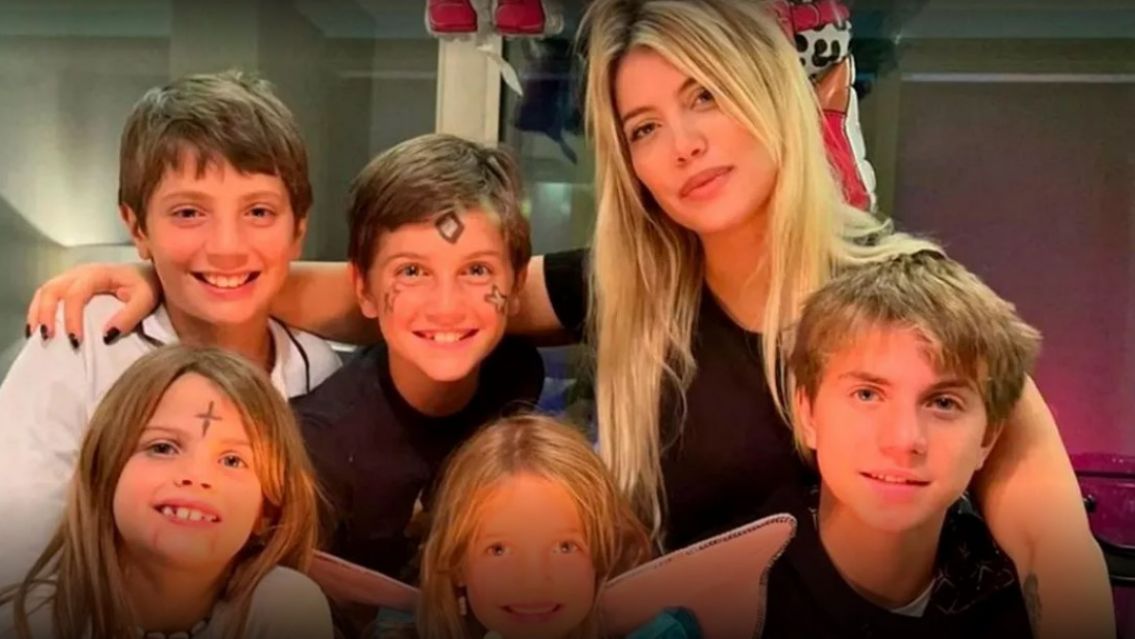 Filtraron con quién dejó Wanda a sus hijas para irse de viaje con L-Gante