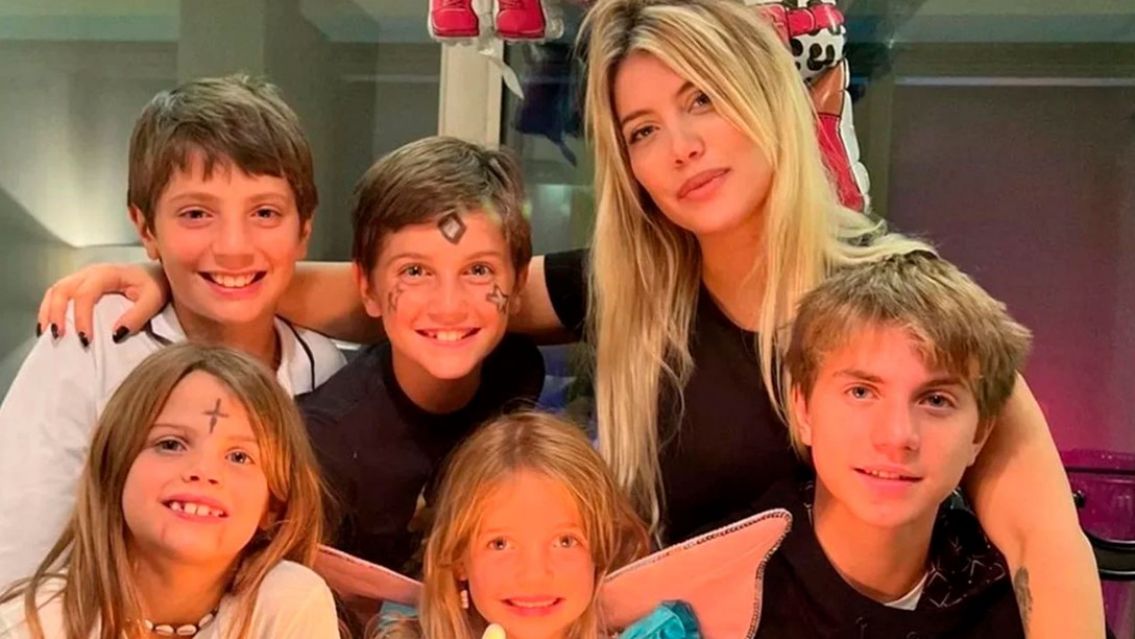 Filtraron con qui�n dej� Wanda a sus hijas para irse de viaje con L-Gante