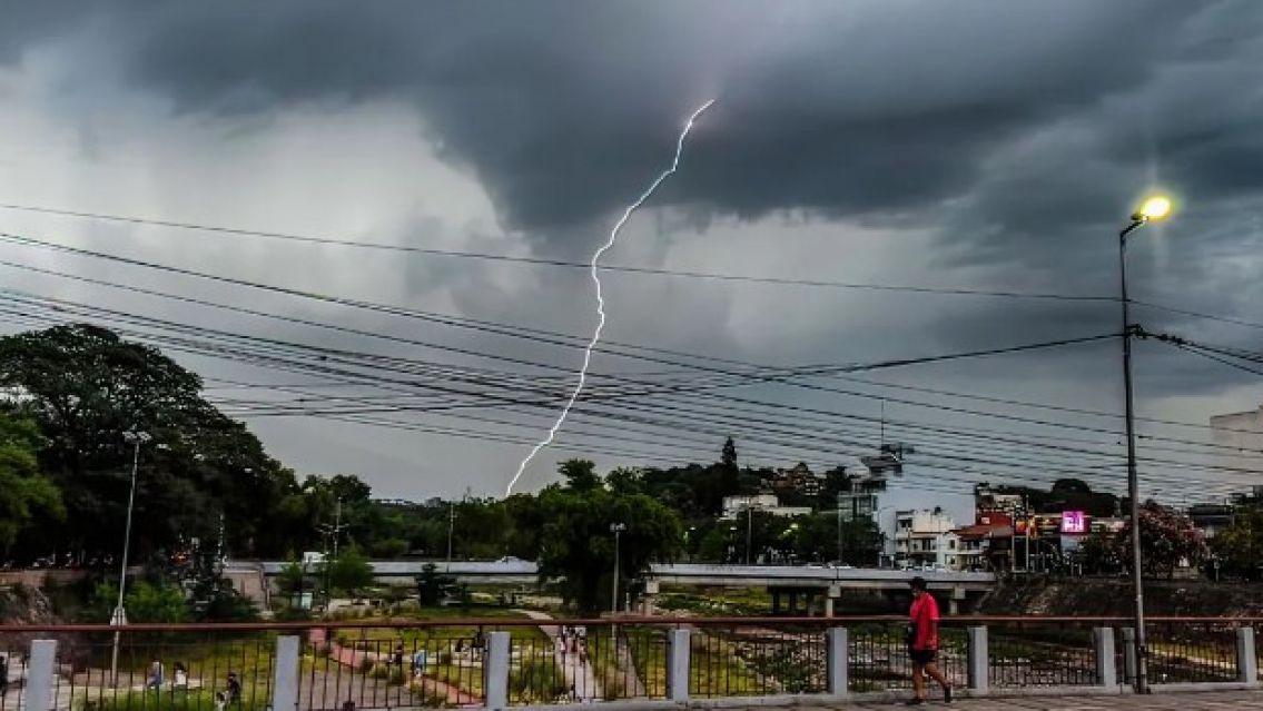 [URGENTE] Se viene la tormenta a Jujuy: a qu� hora se larga
