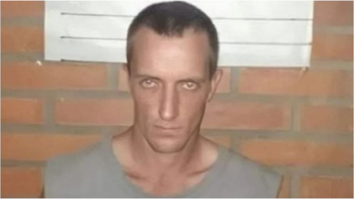 Juguetes e im�genes sat�nicas: qu� encontraron en la casa del monstruo de una nena