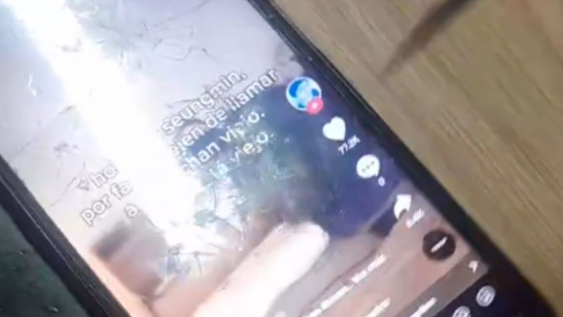 Le revisó el celu a su novio y automáticamente le pintó el diablo: la furia de la tóxica