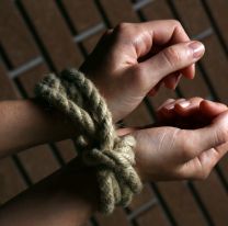 Chorro intent&oacute; robarle el celu a un chico, lo agarraron y termin&oacute; llorando