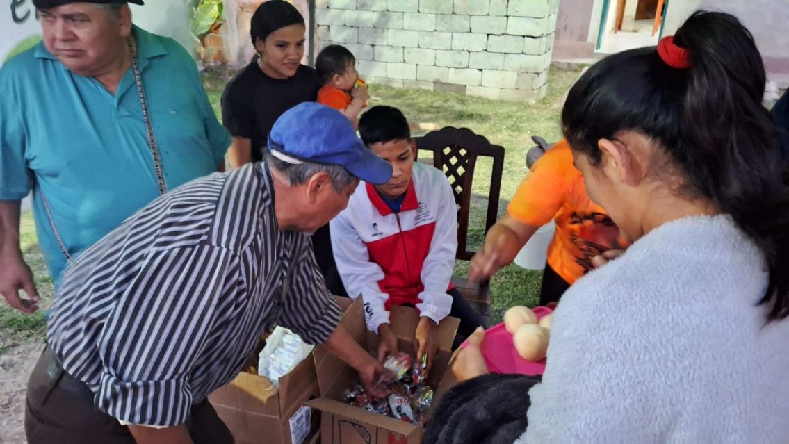 Es no vidente y ayuda a cocinar en un comedor: emocionante historia de un joven jujeño