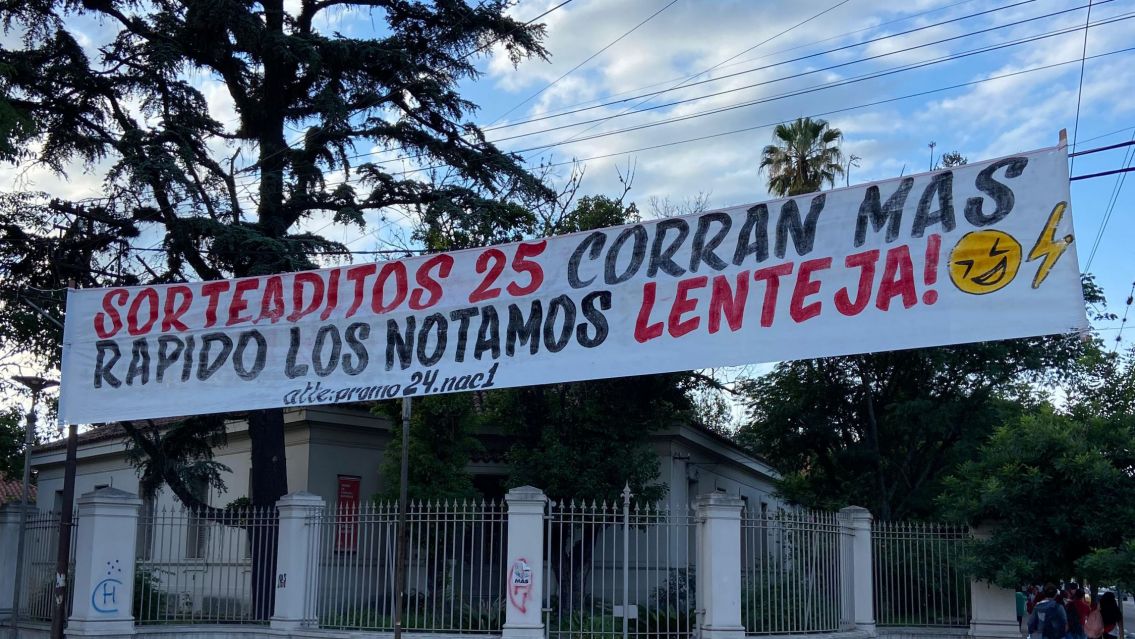 Sigue la guerra de pasacalles en Jujuy: "Sorteaditos..."