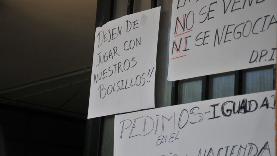 Sigue el conflicto con los empleados de la Direcci�n de Inmuebles 
