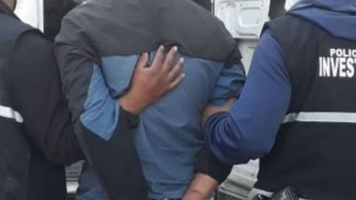 Machirulo salteño se sacó el cinto y se hizo el "gallito" con su mujer: lo detuvieron