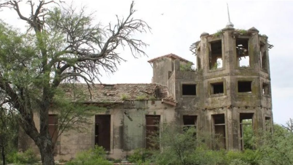 El piano embrujado que suena en medio de un monte norte�o