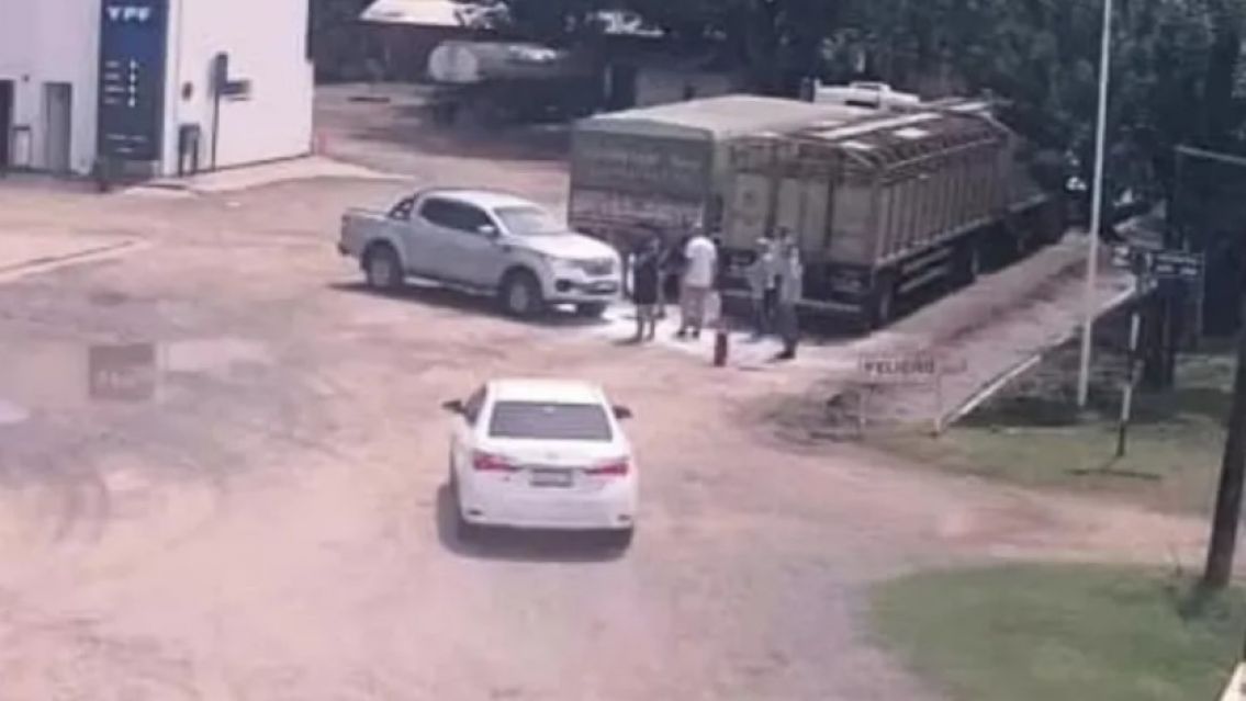 Detienen a narcos jujeños en Santa Fe con una camioneta llena de cocaína y dinero