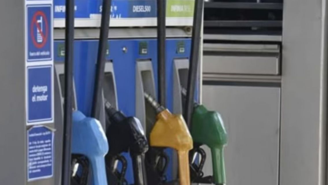 Aumentan la nafta y el gasoil en diciembre: ¿A cuánto se va el litro?