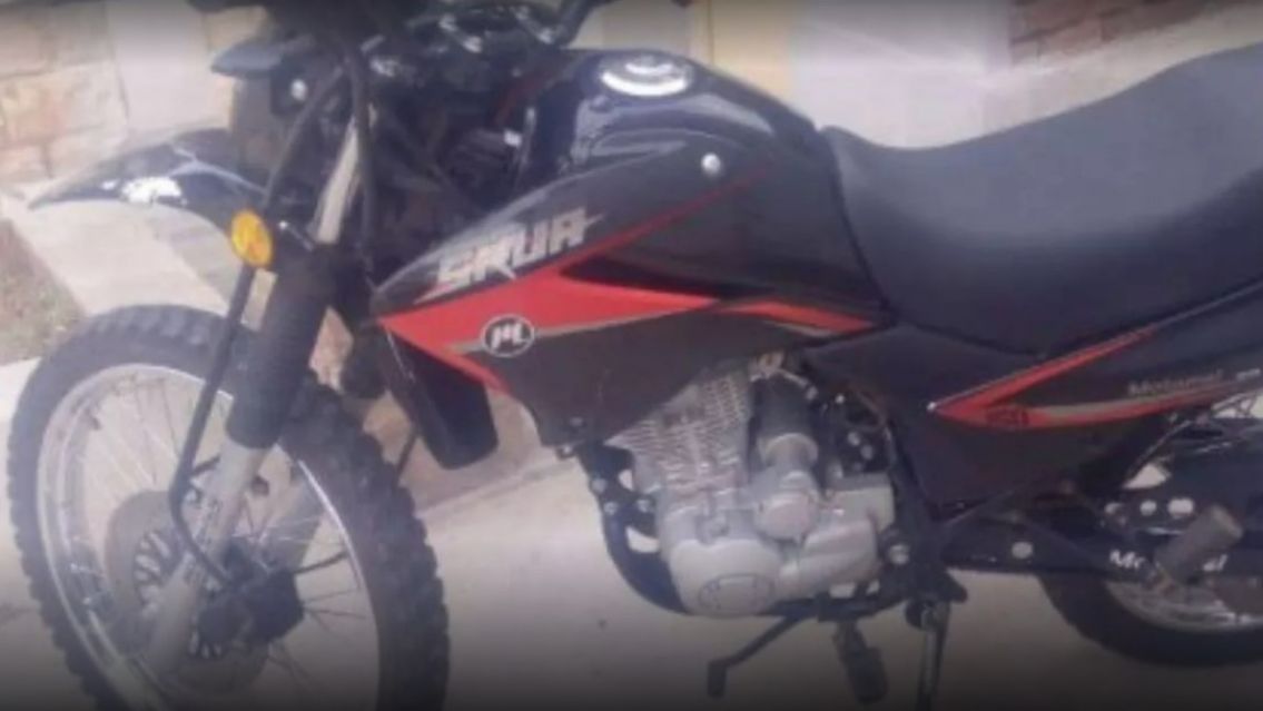 Dej� su moto afuera del colegio y se la robaron: est� desesperado