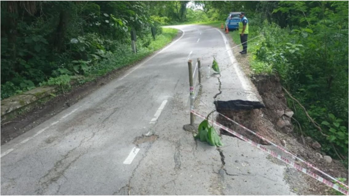 [PELIGRO] Se desmoron� parte de ruta 9: ojo con ir por la cornisa