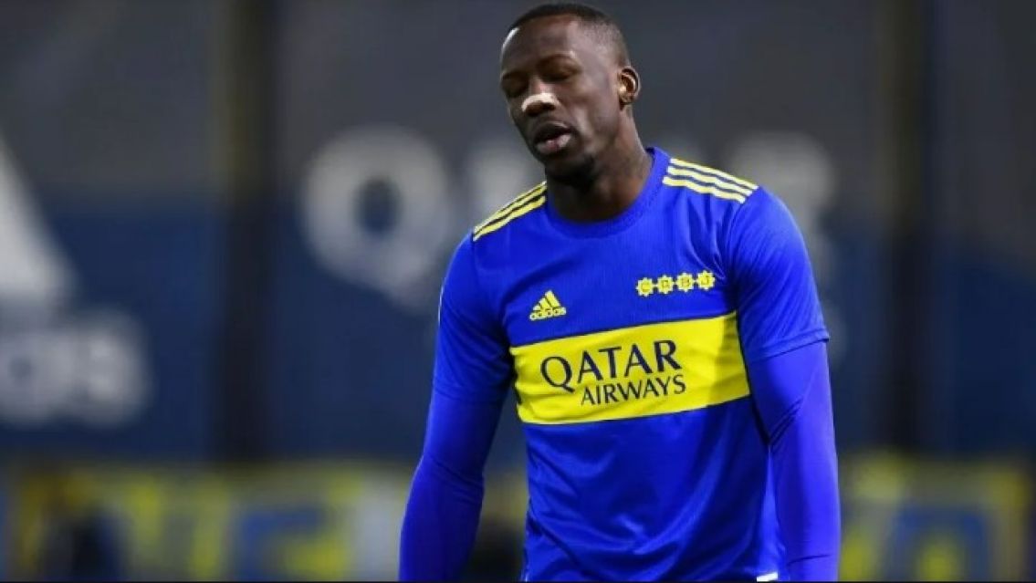 El posteo de Adv�ncula luego de que Gago decidiera sacarlo del equipo titular