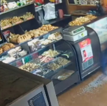 Delincuente huyó como rata cuando intentó robar pero se topó con esto: