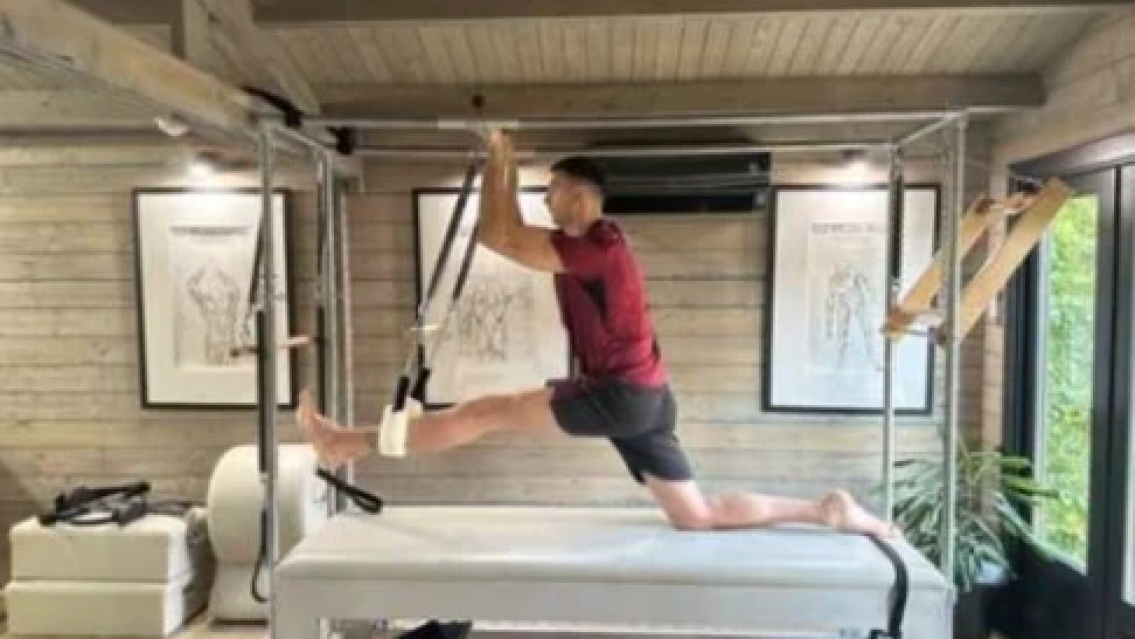 Dibu Mart�nez, el hombre definitivo. Se mostr� haciendo pilates y es furor